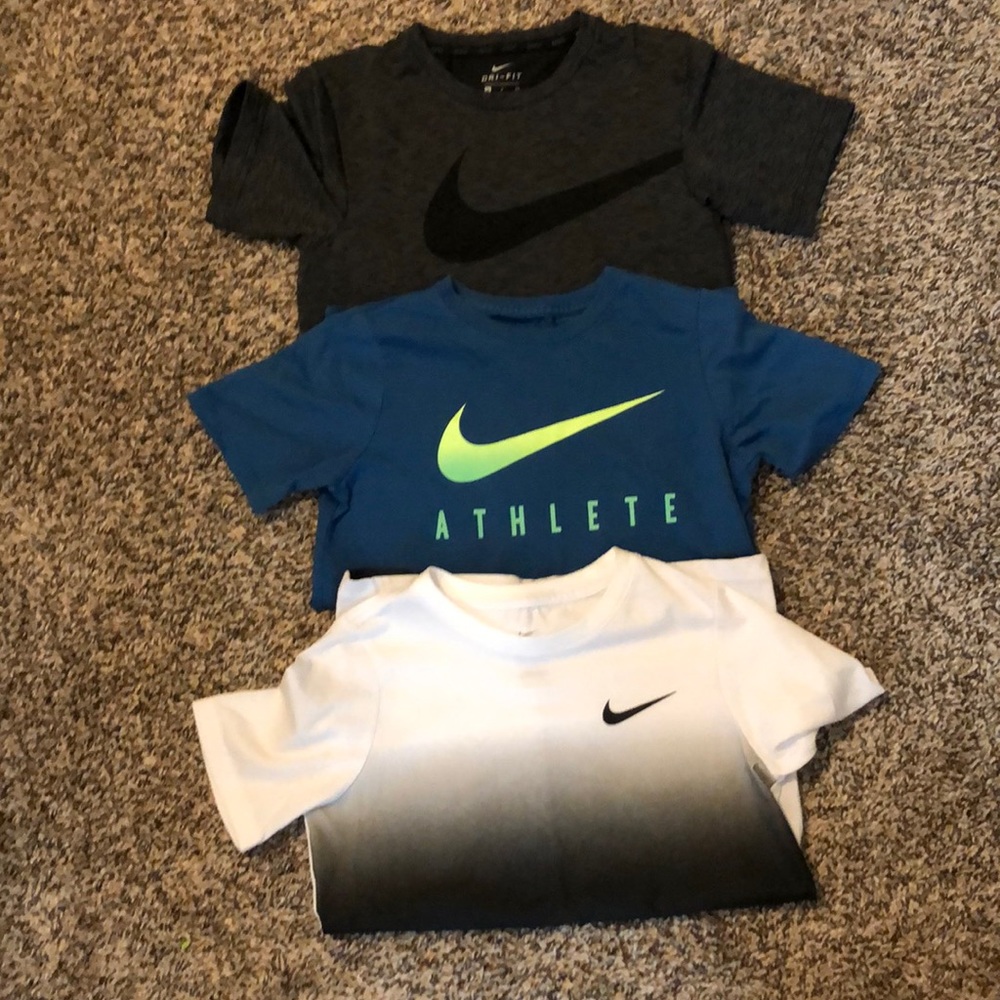 Nike T-Shirts Lot Boys Medium